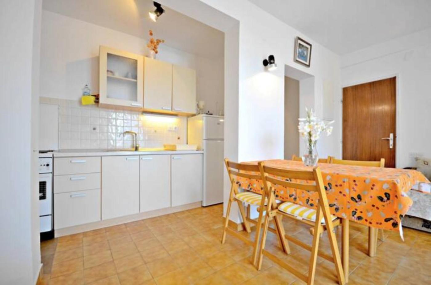 Apartment Bozikovic - Jelsa - Vitarnja Luaran gambar